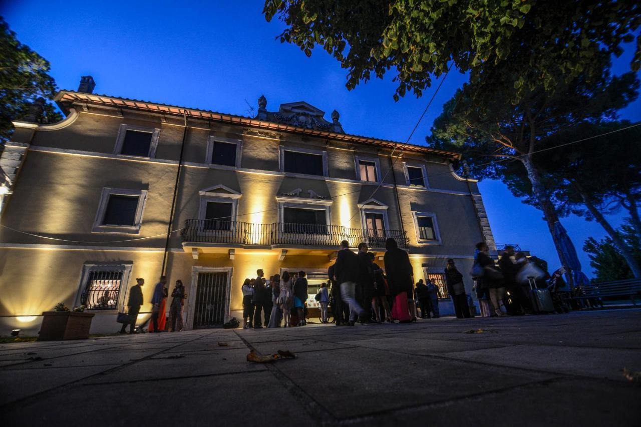 Isola Polvese Resort Castiglione del Lago Exterior foto